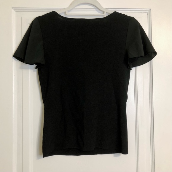 Cable & Gauge Petite Floral Design Top Flutter Sleeve Blouse - Picture 3 of 6